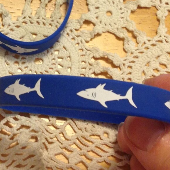 Sharks!  blue and white stretch  bracelets - Picture 3 of 4